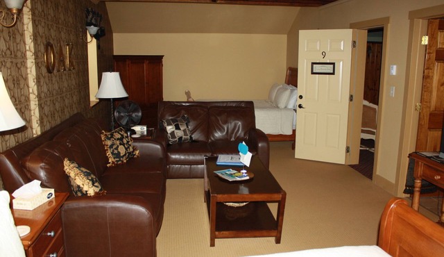 Zuber's Homestead Hotel