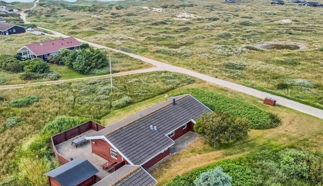 "Zuhra" - 250m from the sea by Interhome