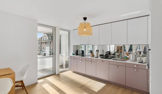 Zurich Flat: Central & Lake Convenience