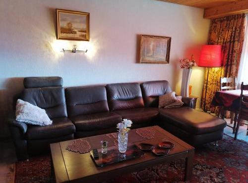 Zwischen Olten und Aarau Geschäfts Ferienwohnung 53m2 möbliert Internet Küche mit schöner Aussicht Parkplatz gratis