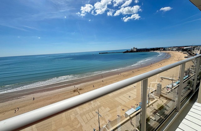 1-bedroom apartment with sea-facing balcony