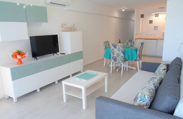 1-bedroom apartment with air conditioning near Thau Pond
