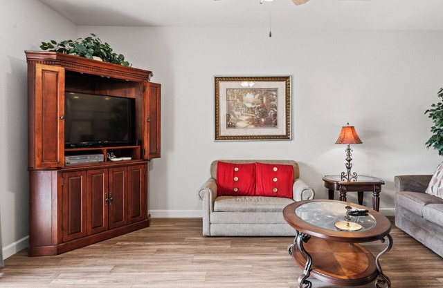 1 Bedroom Condo + Queen Suite (Adjoined Units, Lock-Off Access)