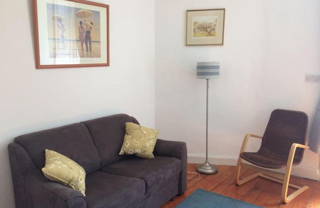 1 Bedroom Murrayfield Apartment Sleeps 3