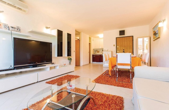 1 bedroom nice apartment in Njivice