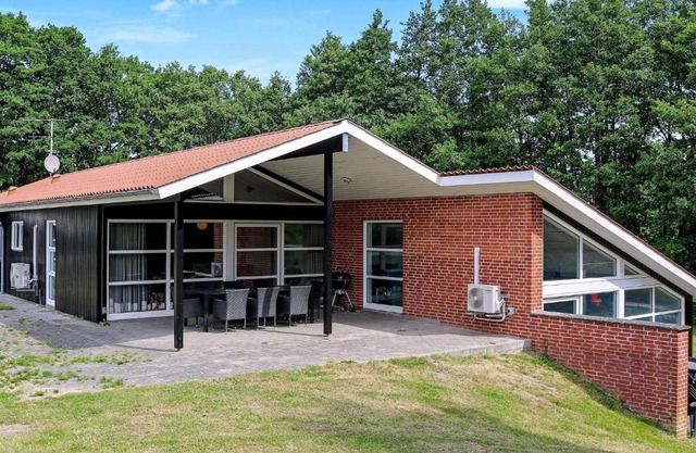10 person holiday home in Hadsund-By Traum
