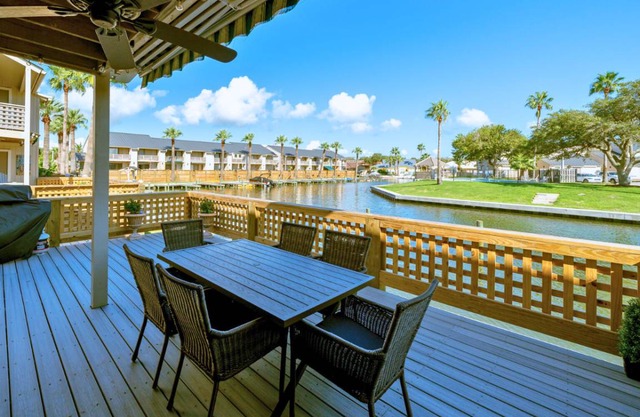 104 m² Condo ∙ 2 bedrooms ∙ 6 guests