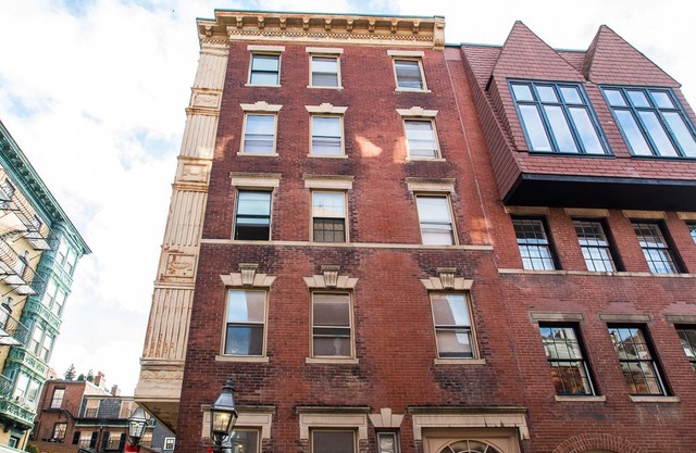 112 Myrtle Street Apartment 8