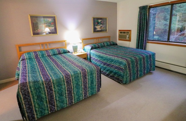 118 Two Double bed Standard Hotel room