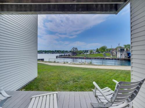 Edgewater Inn 