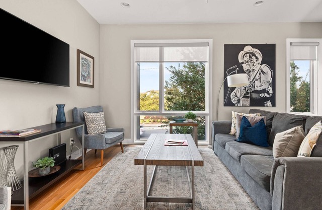 12S ~ Luxury Home ~ 8 Beds ~ 2 Miles Downtown/Broadway ~ Walk to Gulch ~ Private Rooftop ~ Garage