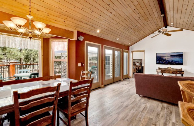 140 m² Cabin ∙ 3 bedrooms ∙ 6 guests