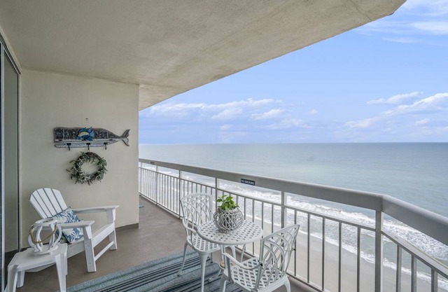 147 m² Condo ∙ 3 bedrooms ∙ 10 guests