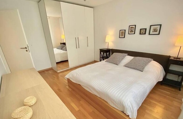 184 * Good location, spacious, comfortable and bright. Free parking included !