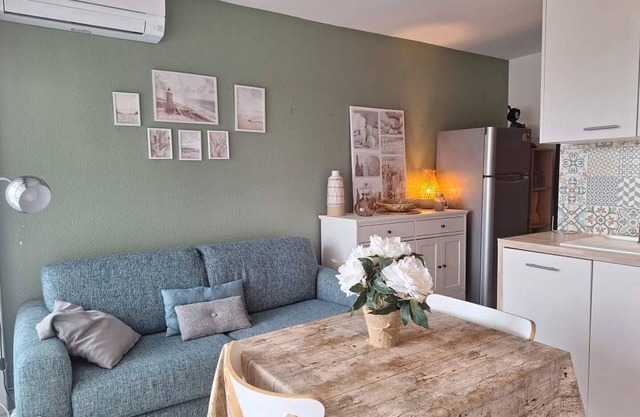 2⭐ Apartment in Balaruc-les-Bains - Air Conditioning, Wifi, Near Spa