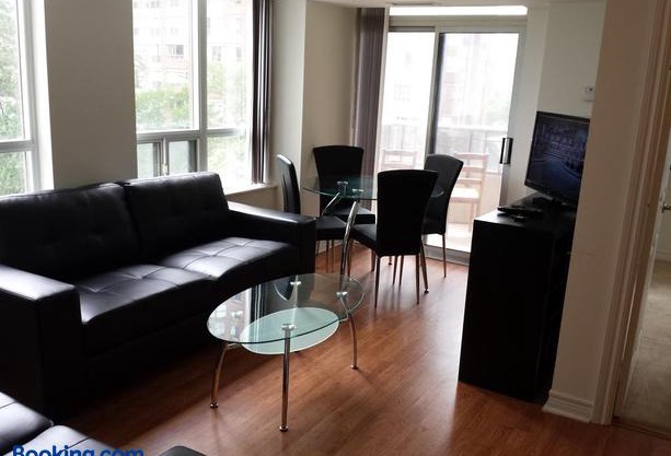 2 Bedroom 1 Bathroom Prime Location in Mississauga