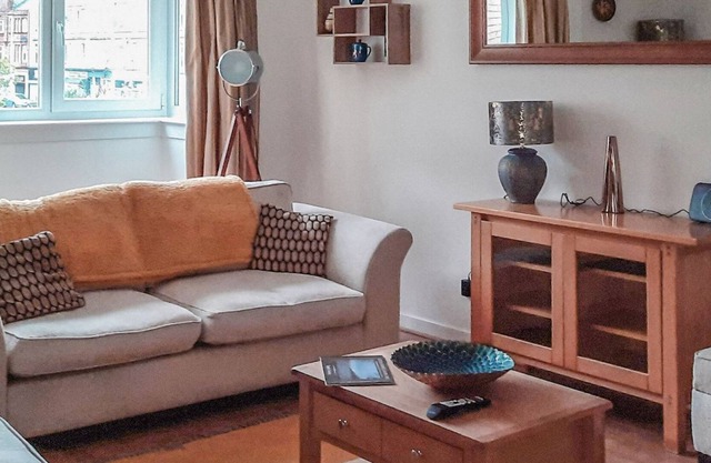 2 bedroom accommodation in Helensburgh