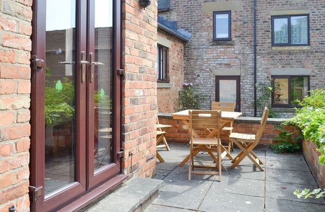 2 bedroom accommodation in Killerby, Cayton, near Scarborough