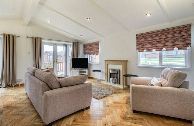 2 bedroom accommodation in Sproatley