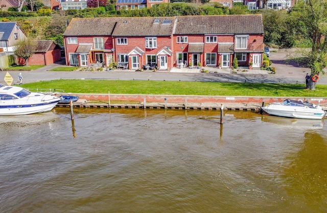 2 bedroom accommodation in Reedham