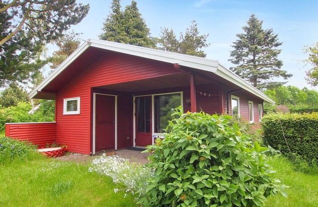 2 bedroom accommodation in Askeby