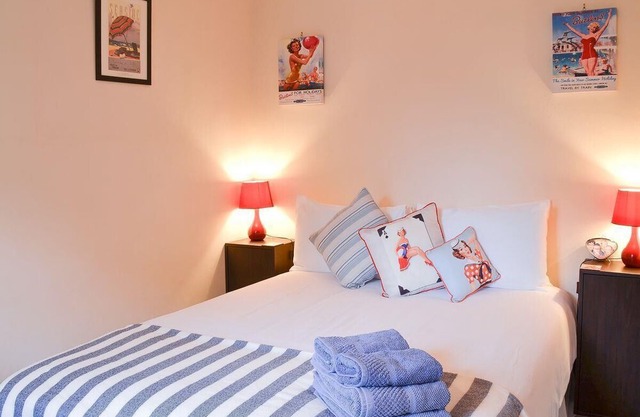 2 bedroom accommodation in Blackheath, London