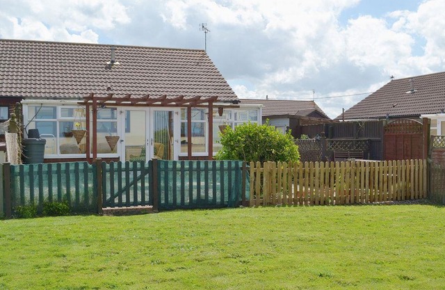 2 bedroom accommodation in Walcott, near Happisburgh