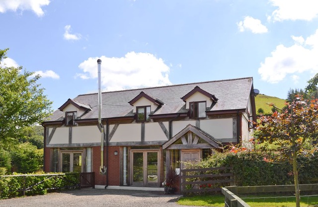 2 bedroom accommodation in Heyope, near Knighton