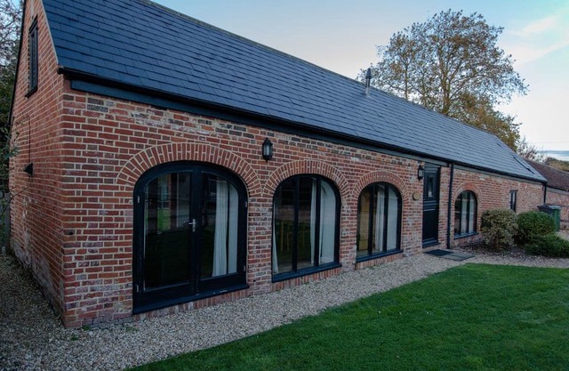 2 bedroom accommodation in Ryde