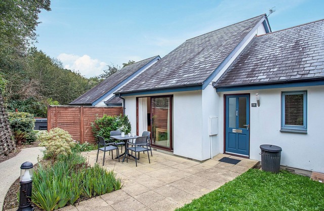 2 bedroom accommodation in Carnon Downs, near Truro