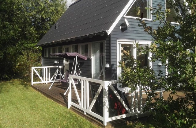 2 bedroom accommodation in Give