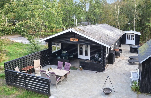 2 bedroom amazing home in Ansager