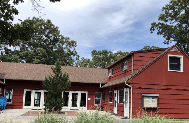 2 Bedroom Apartment with Access to LI Sound