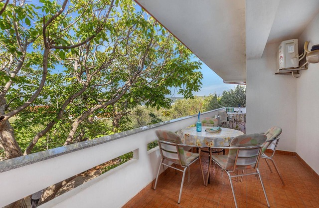 2 bedroom beautiful apartment in Punat