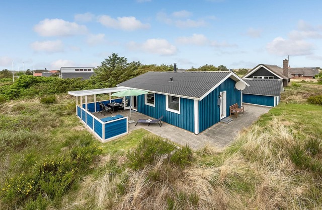 2 bedroom beautiful home in Hvide Sande