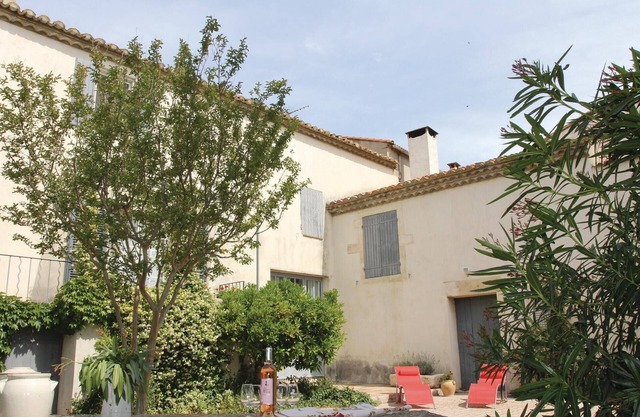 2 bedroom beautiful home in Bellegarde