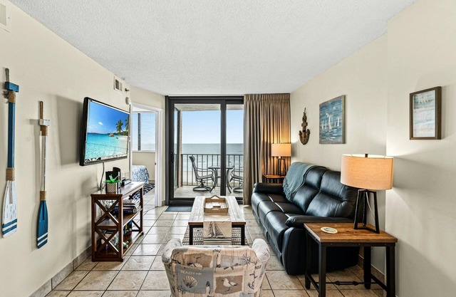 2-bedroom Corner Unit with private balcony | Carolina Reef - 301