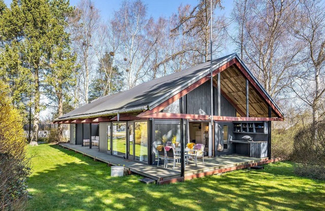 2 bedroom cozy home in Dronningmølle