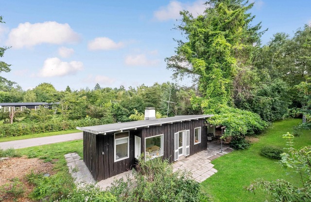 2 bedroom lovely home in Tisvildeleje