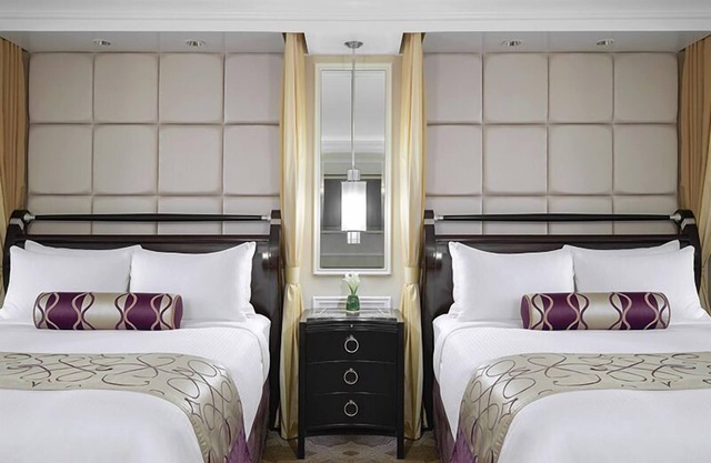 2 Connecting Suites at a 5⭐️ Hotel