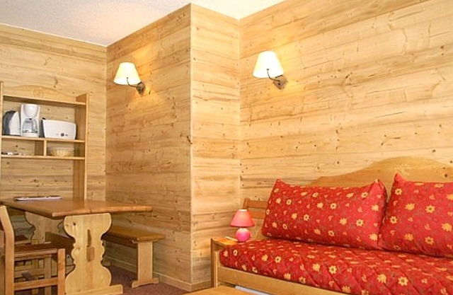 2-room apartment at the foot of the slopes, balcony, 4-5 people