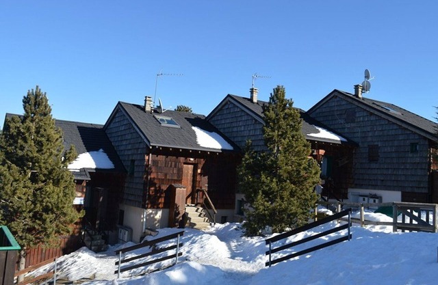 2-room mezzanine chalet for 7, pets allowed, balcony, equipped kitchen