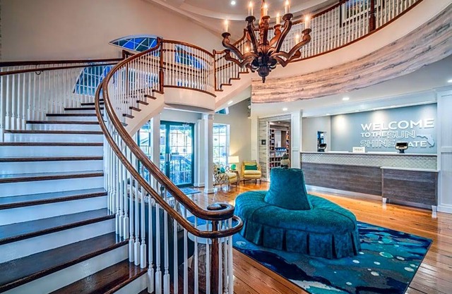 2-Star Hotel ∙ Hampton Inn & Suites Amelia Island