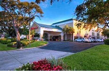 2-Star Hotel ∙ Hampton Inn Amelia Island
