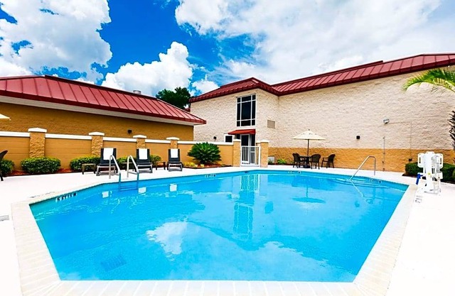 2-Star Hotel ∙ Best Western Milton Inn