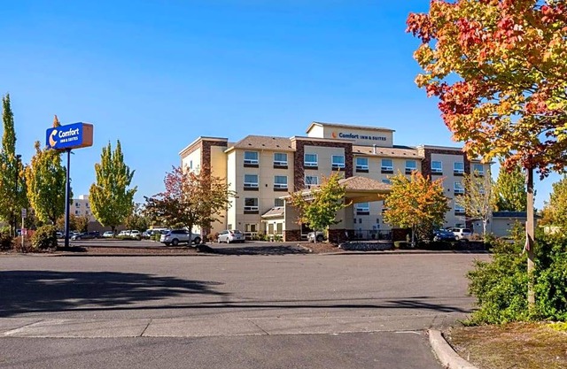 2-Star Hotel ∙ Comfort Inn & Suites Salem
