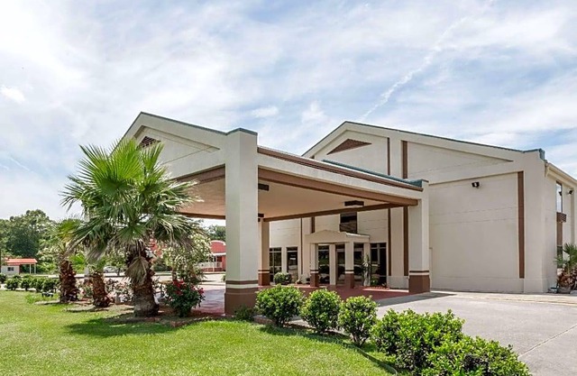 2-Star Hotel ∙ Days Inn by Wyndham Rayne