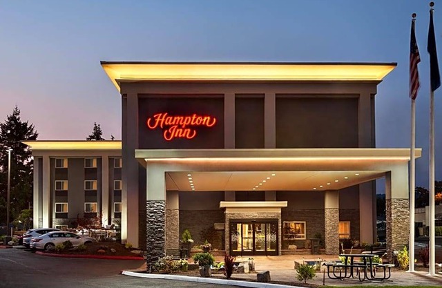 2-Star Hotel ∙ Hampton Inn - Portland/Clackamas