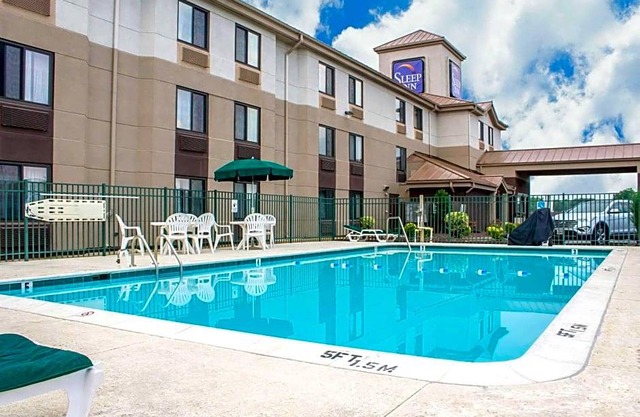 2-Star Hotel ∙ Sleep Inn Salisbury