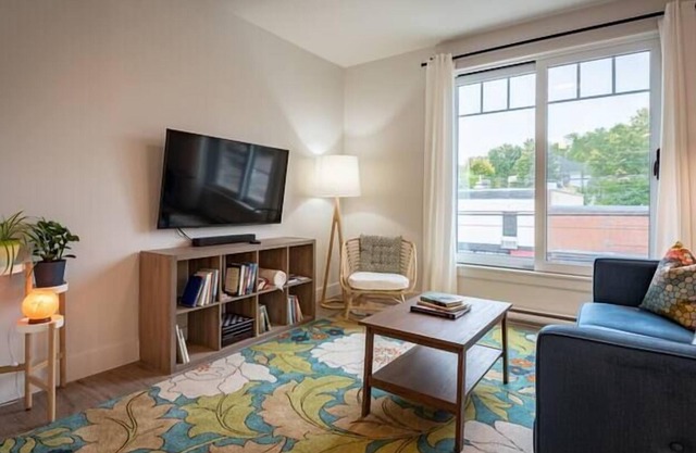 201 - Downtown Wolfville Boutique Apartment